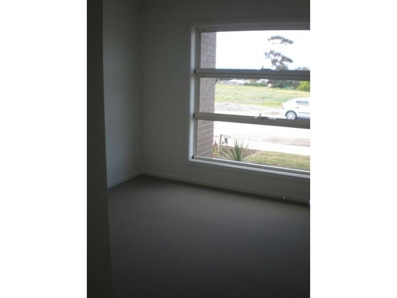 60 Aleppo Place, Cranbourne VIC 3977