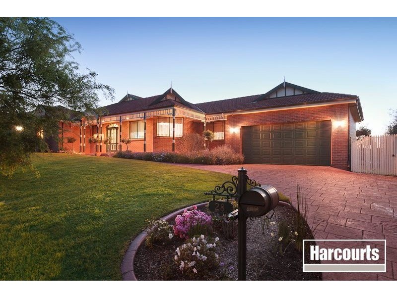 28 Fern Way, Narre Warren South VIC 3805