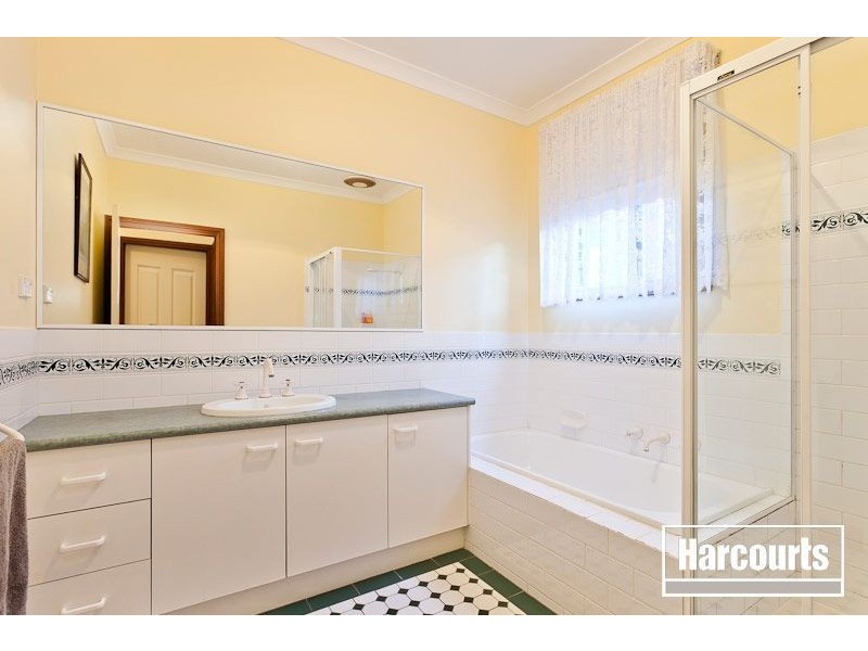 28 Fern Way, Narre Warren South VIC 3805