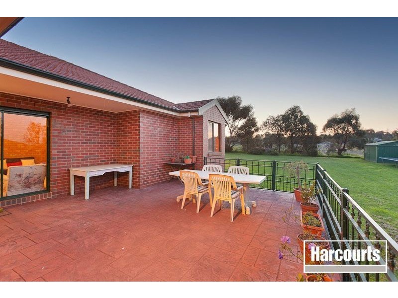 28 Fern Way, Narre Warren South VIC 3805