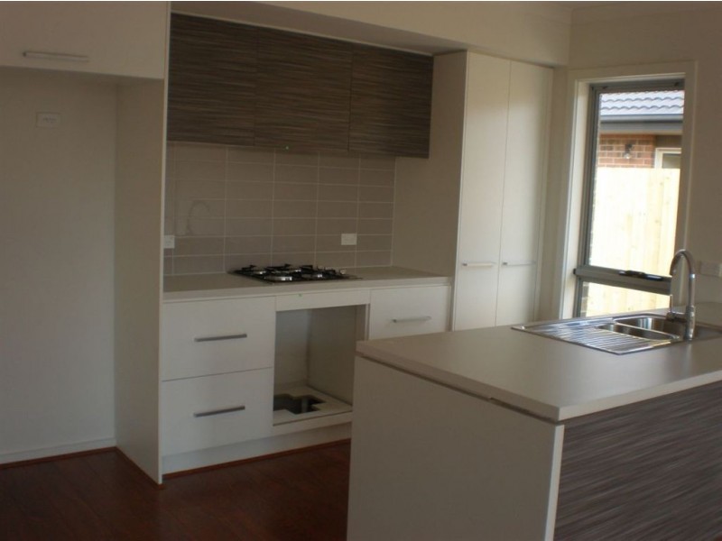 62 Aleppo Place, Cranbourne VIC 3977