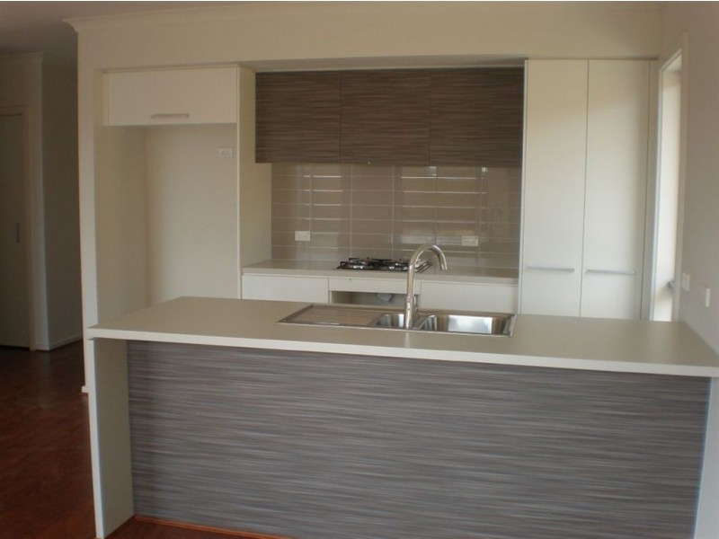 62 Aleppo Place, Cranbourne VIC 3977