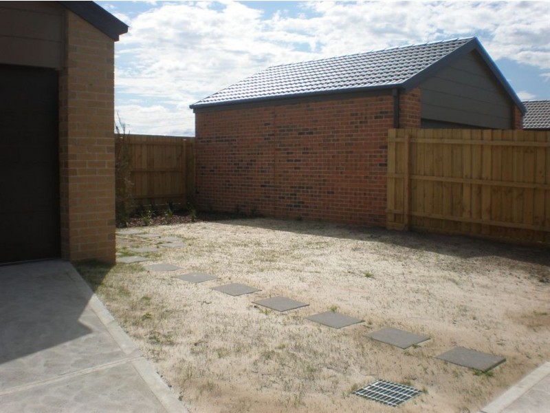 70 Aleppo Place, Cranbourne VIC 3977