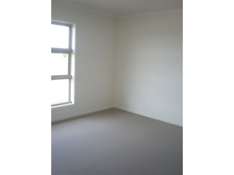 70 Aleppo Place, Cranbourne VIC 3977