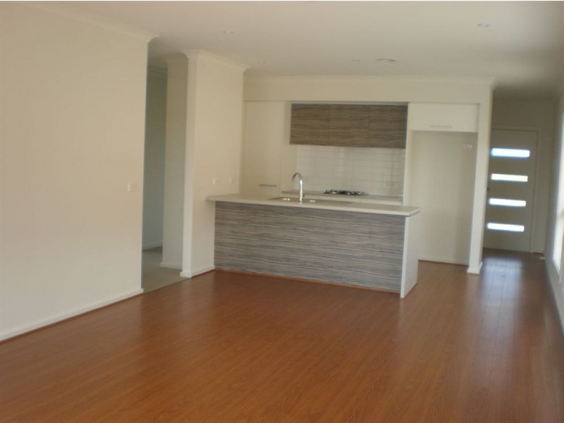 72 Aleppo Place, Cranbourne VIC 3977