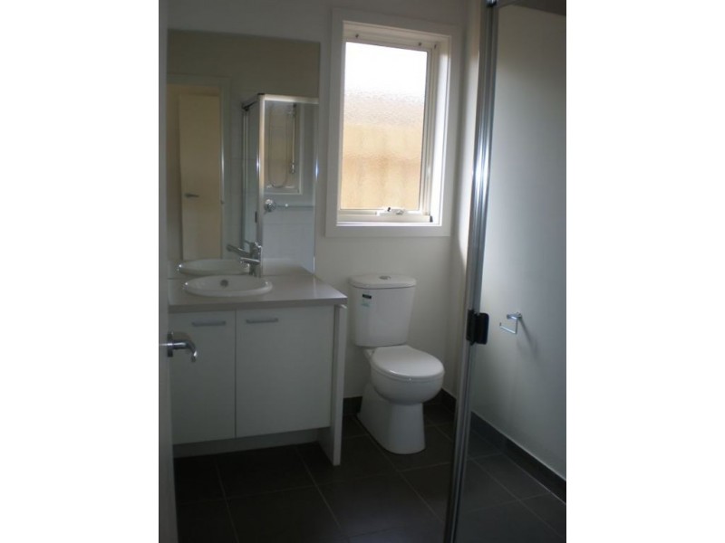 72 Aleppo Place, Cranbourne VIC 3977