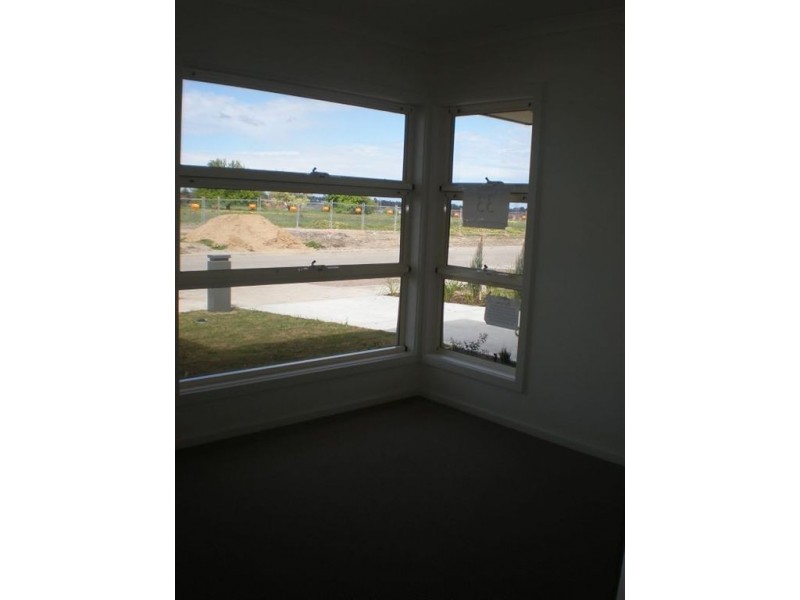 72 Aleppo Place, Cranbourne VIC 3977