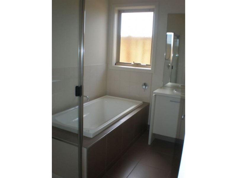 76 Aleppo Place, Cranbourne VIC 3977