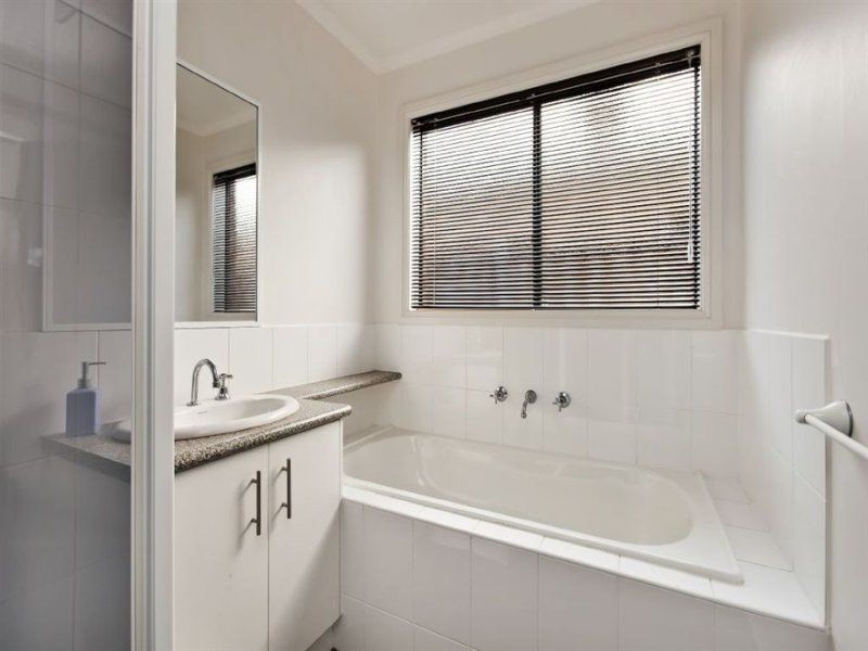 51 Von Nida Drive, Cranbourne North VIC 3977