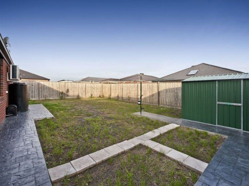 51 Von Nida Drive, Cranbourne North VIC 3977