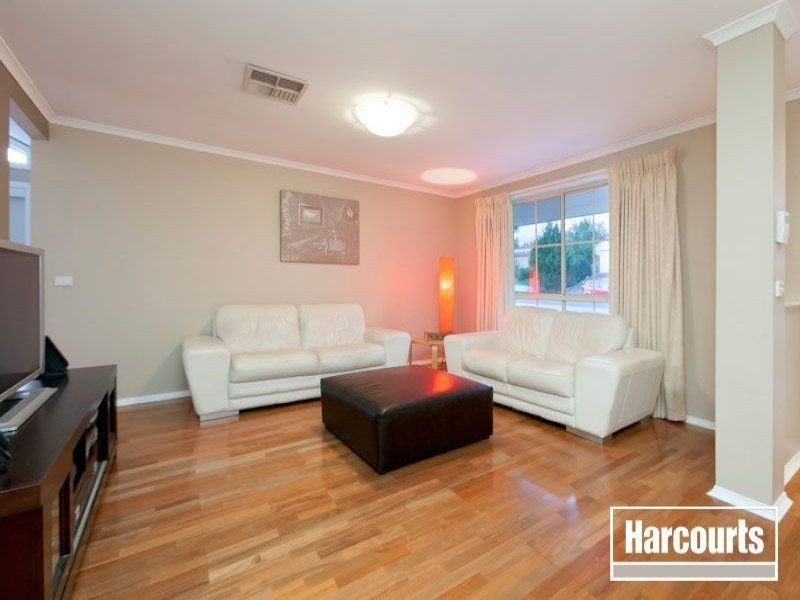 5 Kimbarra Drive, Berwick VIC 3806