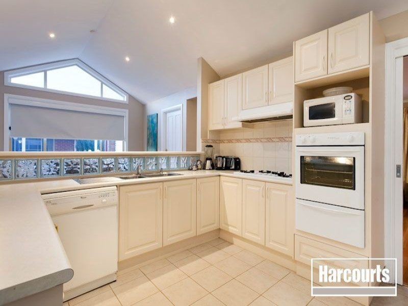 5 Kimbarra Drive, Berwick VIC 3806