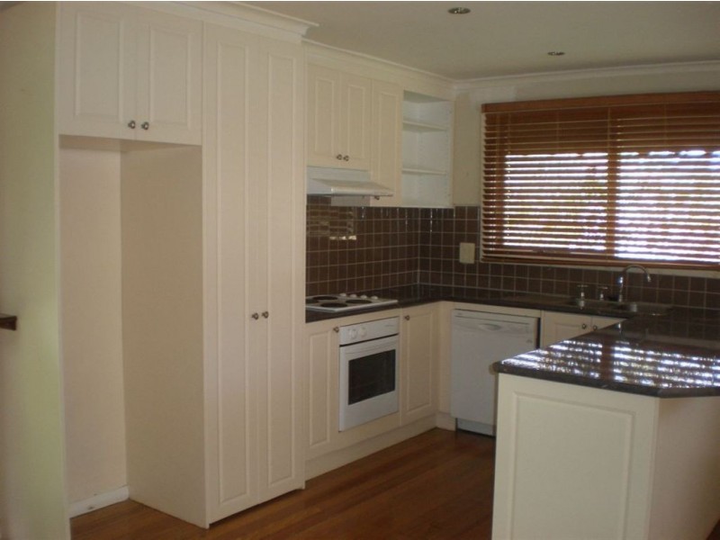 24 Sweetgum Avenue, Narre Warren VIC 3805