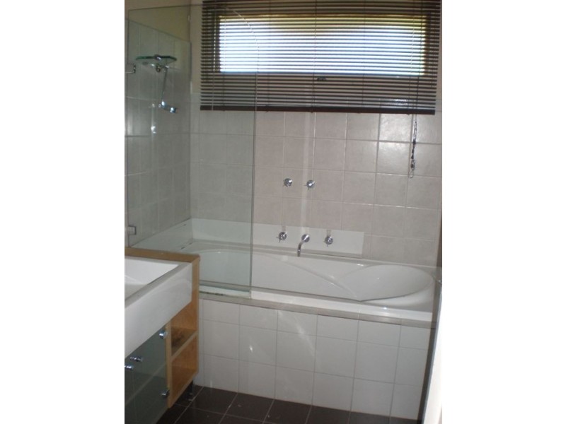 24 Sweetgum Avenue, Narre Warren VIC 3805