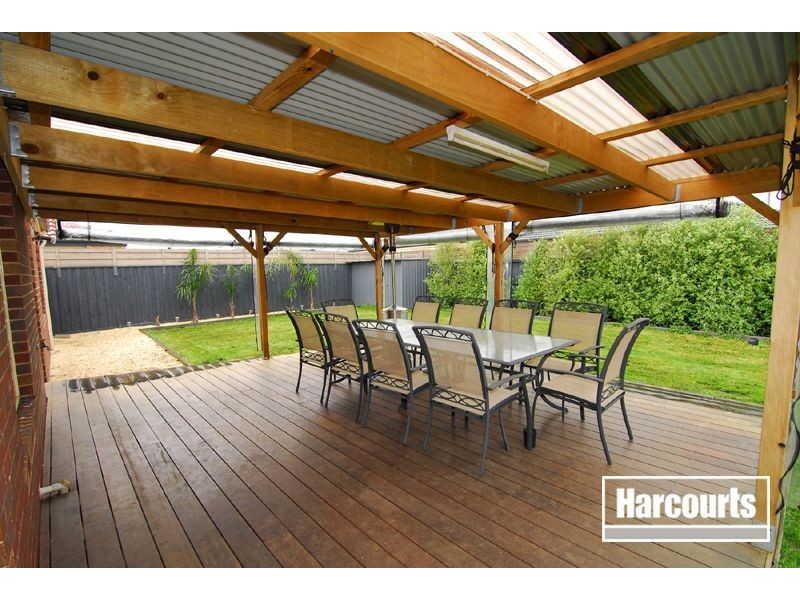 21 Violet Way, Cranbourne VIC 3977
