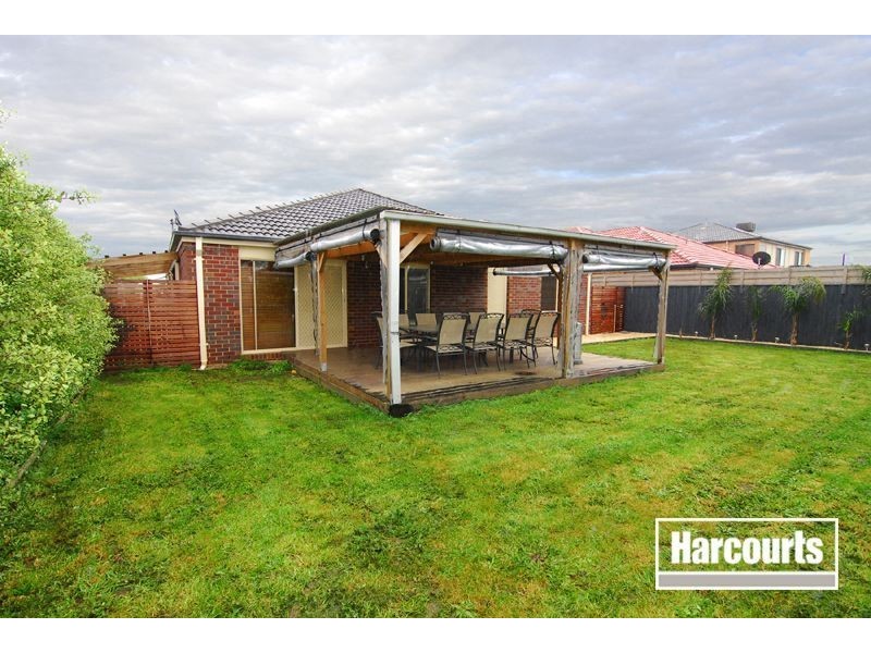 21 Violet Way, Cranbourne VIC 3977