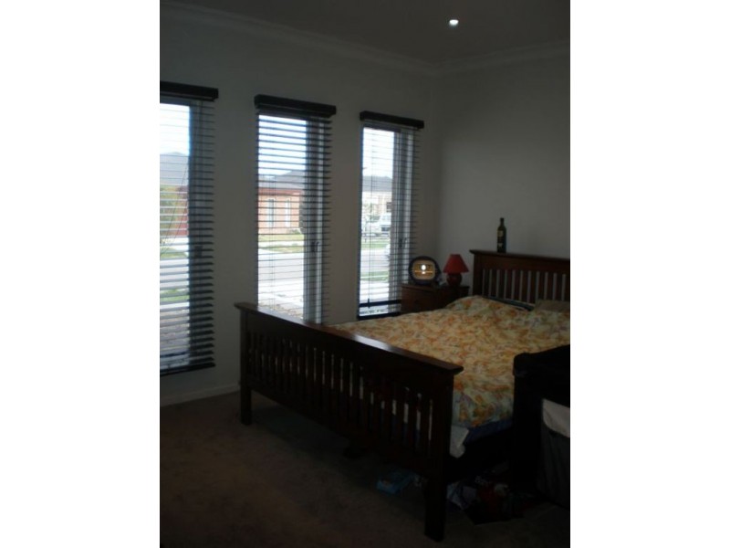 13 Aldous Place, Cranbourne North VIC 3977