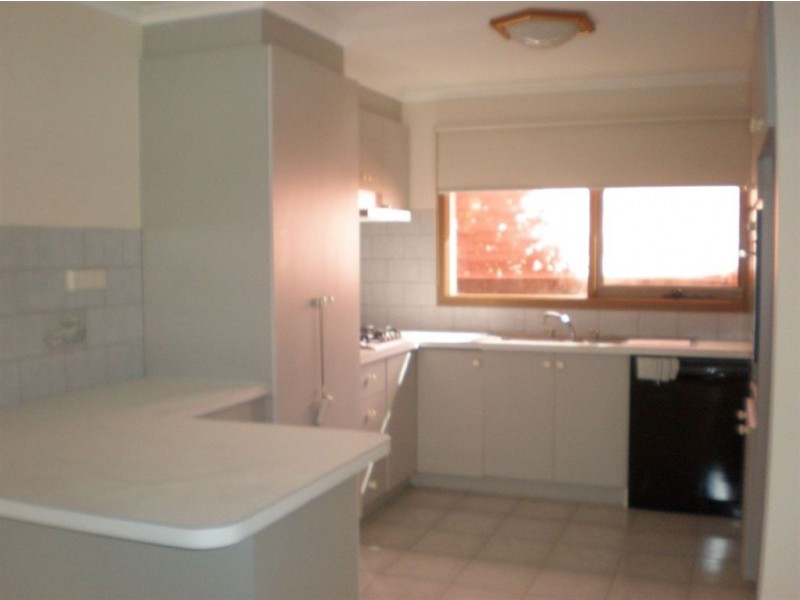 34 Frances Crescent, Cranbourne North VIC 3977