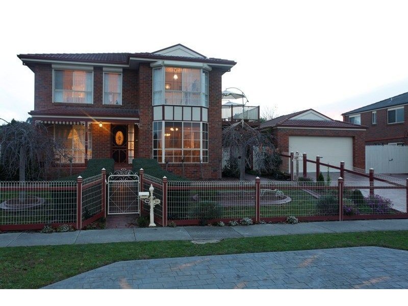28 Highland Crescent, Narre Warren South VIC 3805
