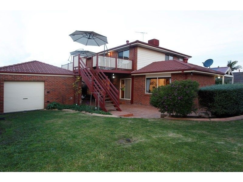 28 Highland Crescent, Narre Warren South VIC 3805