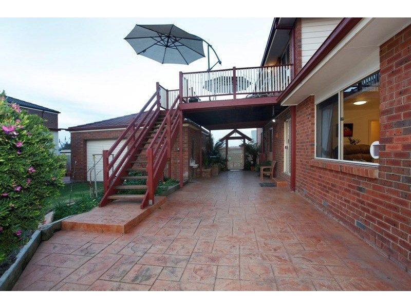 28 Highland Crescent, Narre Warren South VIC 3805