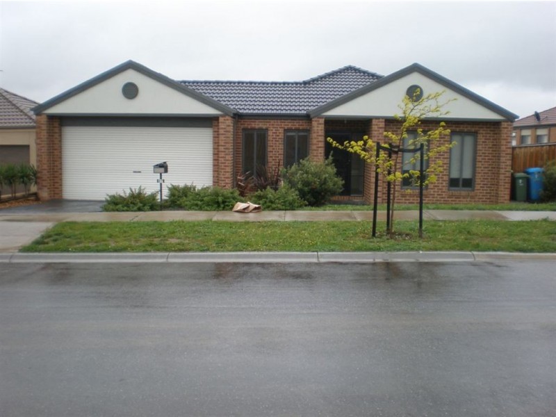 27 Saul Avenue, Berwick VIC 3806