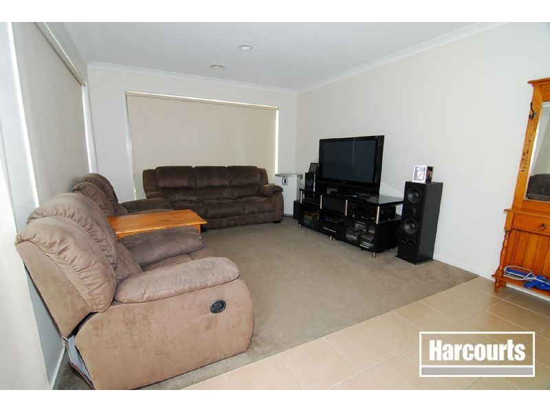6 Vega Terrace, Cranbourne VIC 3977