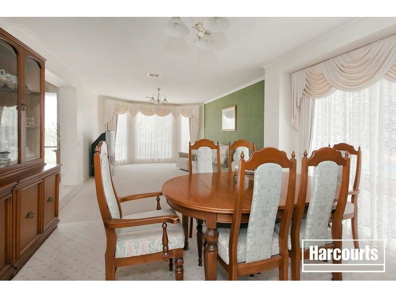 17 Hillrise Close, Narre Warren South VIC 3805