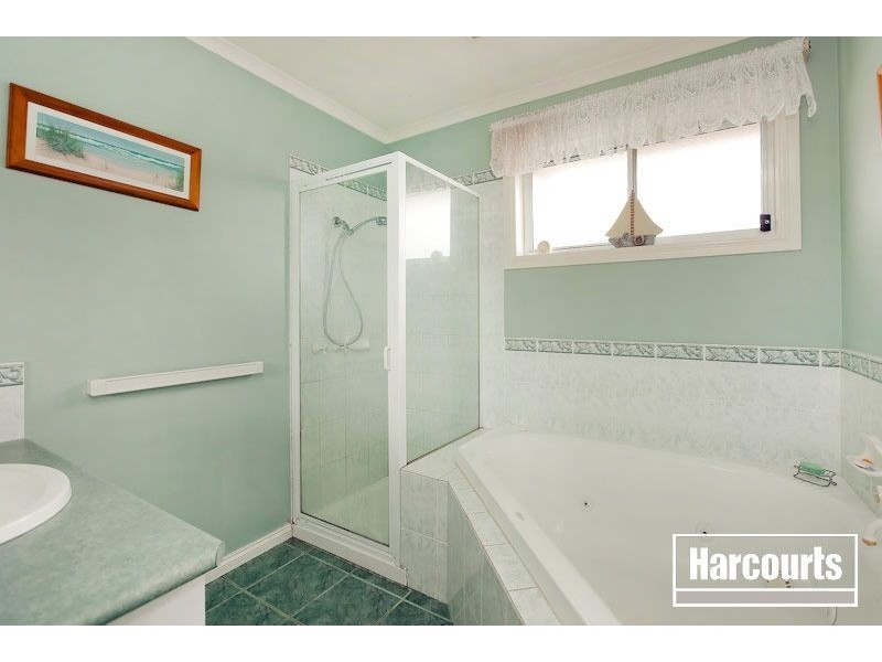 17 Hillrise Close, Narre Warren South VIC 3805