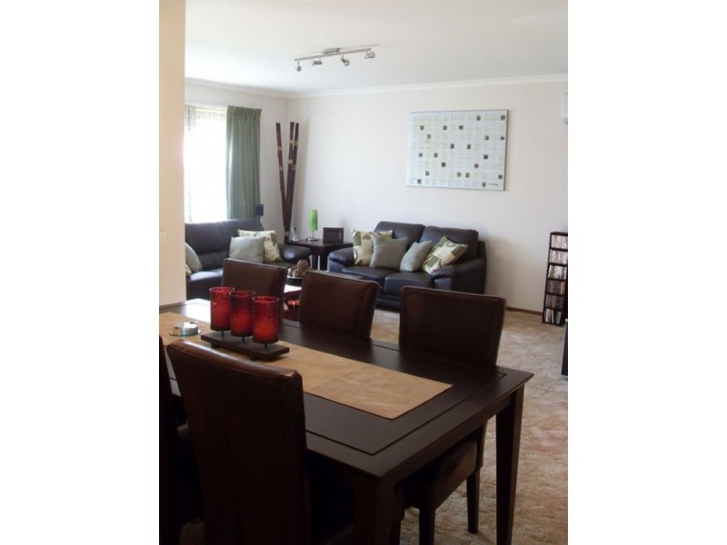 27/7-9 Denise Court, Narre Warren VIC 3805