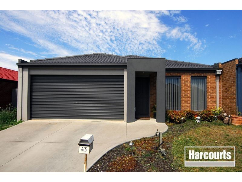 63 Phoenix Ave, Cranbourne East VIC 3977
