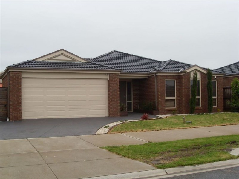 14 Broadleaf Way, Cranbourne VIC 3977
