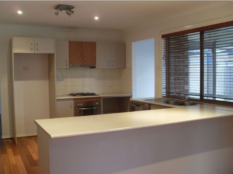 14 Broadleaf Way, Cranbourne VIC 3977