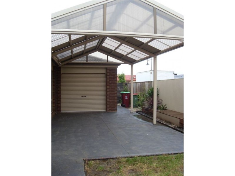 14 Broadleaf Way, Cranbourne VIC 3977