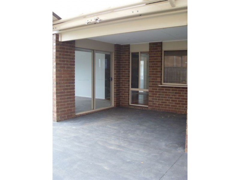 14 Broadleaf Way, Cranbourne VIC 3977