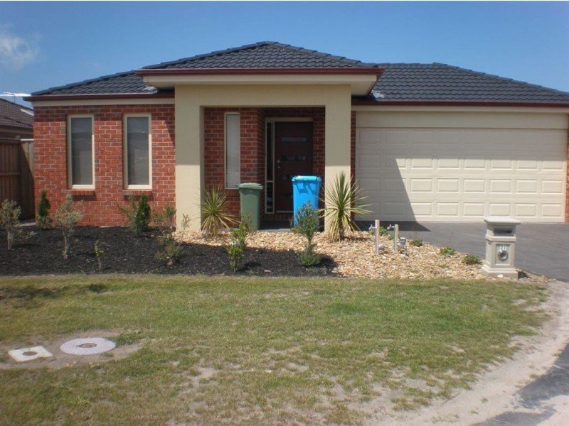 21 Charlbury Crescent, Cranbourne North VIC 3977