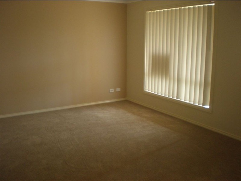 45 Bushranger Boulevard, Cranbourne East VIC 3977