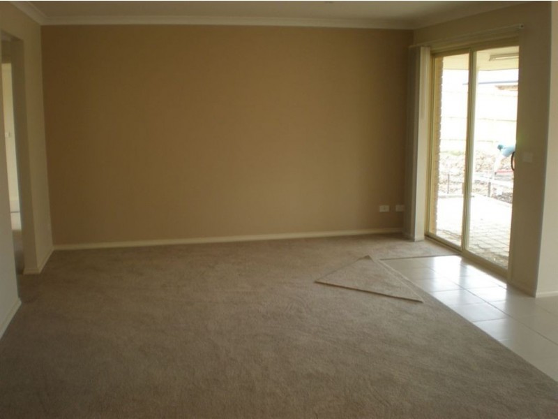 45 Bushranger Boulevard, Cranbourne East VIC 3977