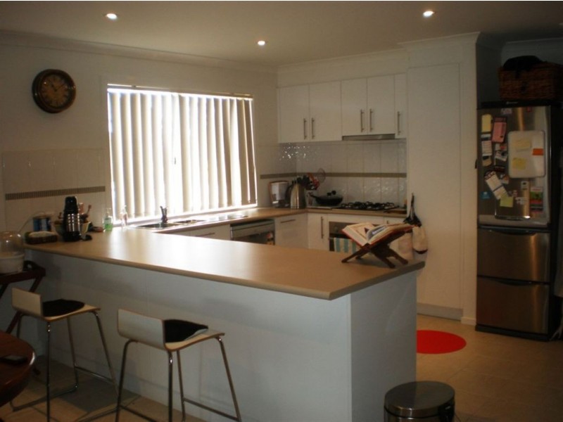 33 Ogle Way, Cranbourne North VIC 3977