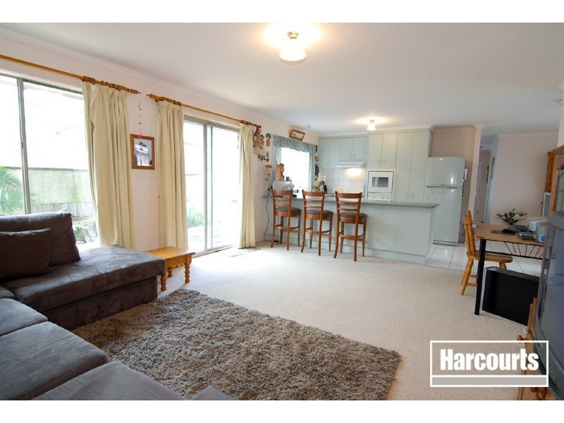 12 England Walk, Narre Warren South VIC 3805