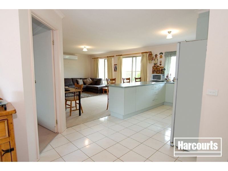 12 England Walk, Narre Warren South VIC 3805