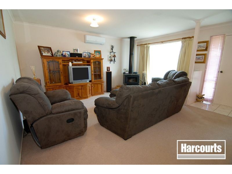 12 England Walk, Narre Warren South VIC 3805