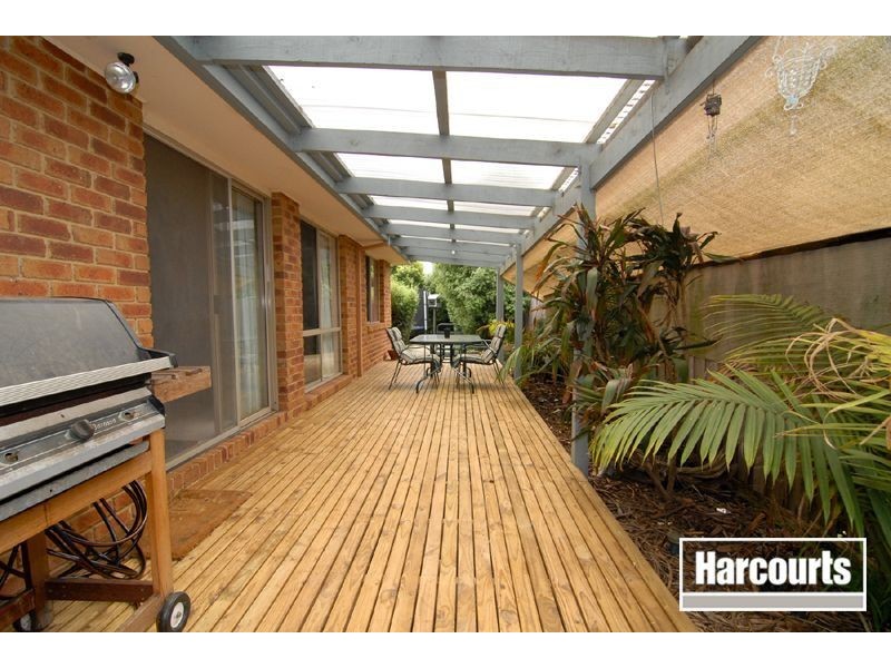 12 England Walk, Narre Warren South VIC 3805