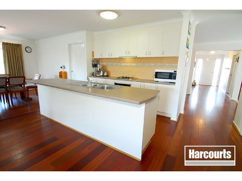 35 Abbey Road, Narre Warren South VIC 3805