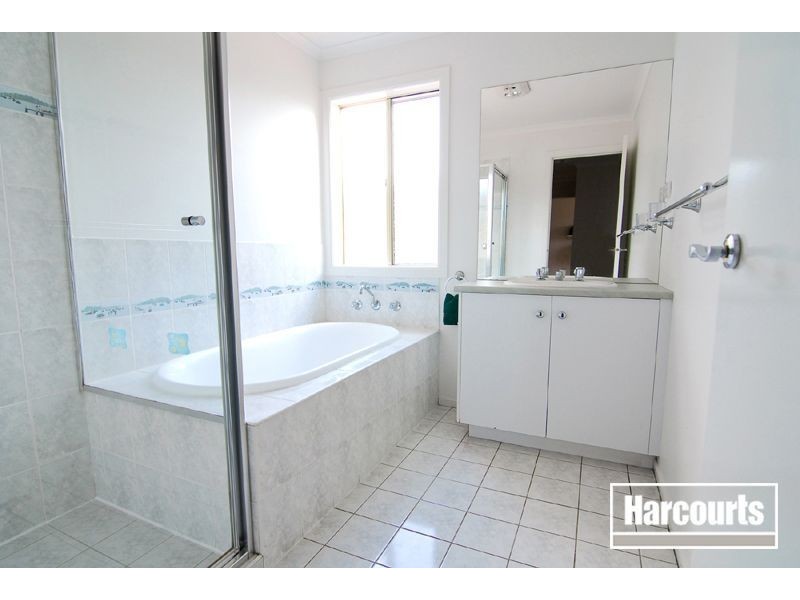 35 Abbey Road, Narre Warren South VIC 3805