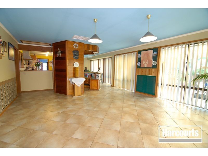 4 Lara Court, Hallam VIC 3803