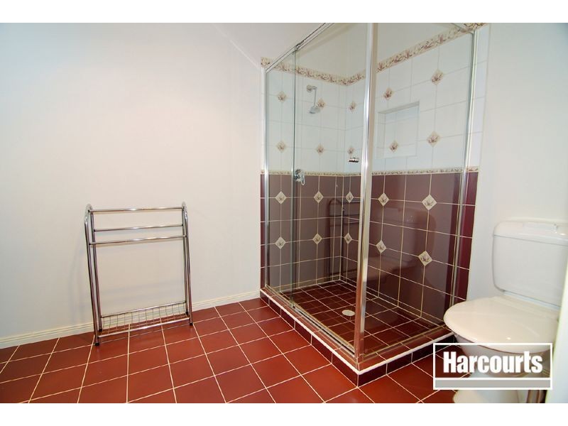 56 Westmoreland Avenue, Cranbourne North VIC 3977