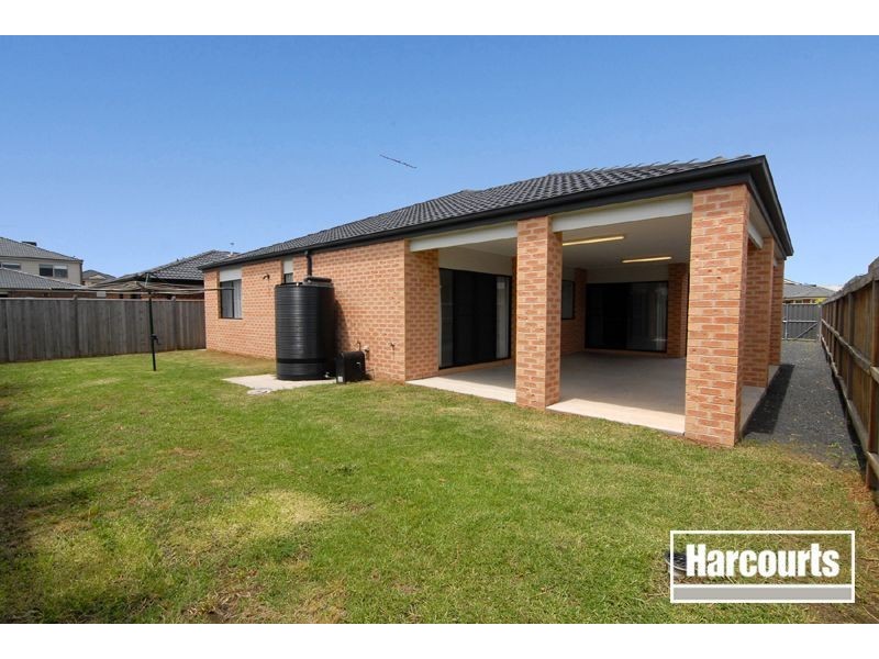56 Westmoreland Avenue, Cranbourne North VIC 3977
