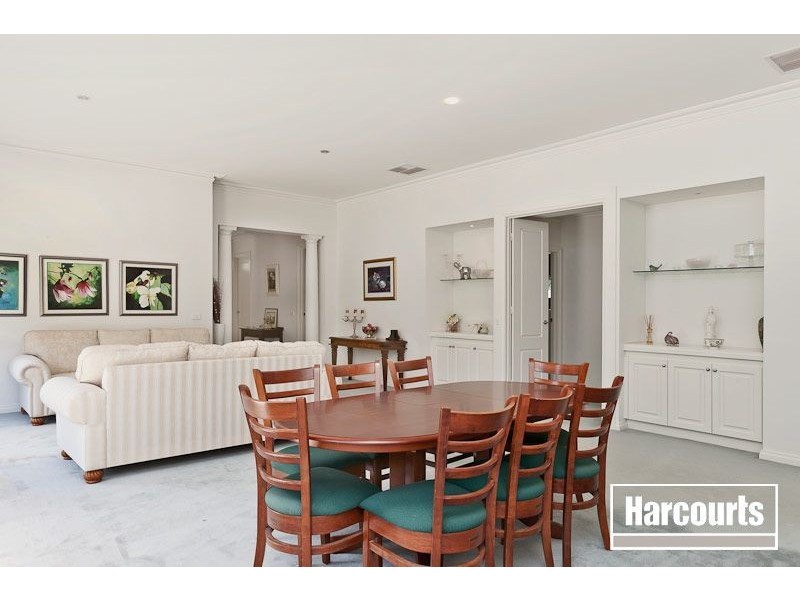 9 Tuileries Rise, Narre Warren South VIC 3805