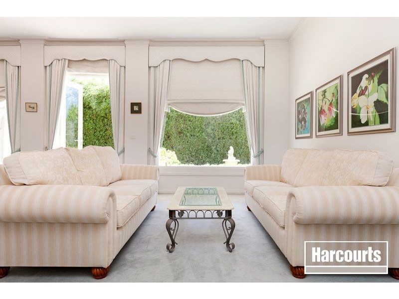 9 Tuileries Rise, Narre Warren South VIC 3805